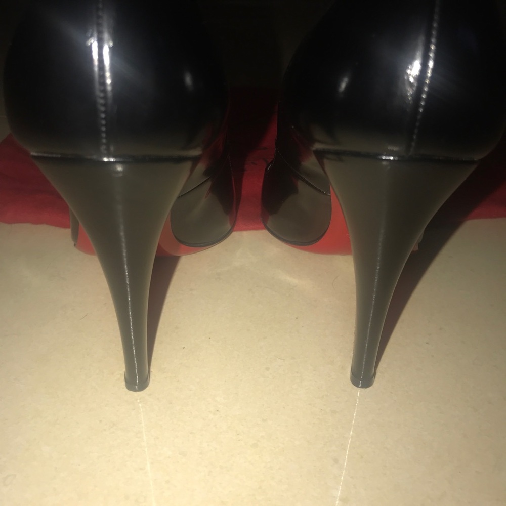 Christian Louboutin Classic Simple Pump 8.5 - Picture 7 of 16